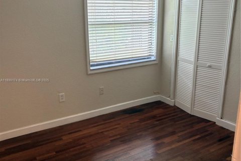 Condominio en alquiler en Miami, Florida, 3 dormitorios, 110.74 m2 № 1951926 - foto 23