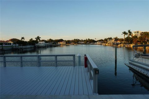 Copropriété à louer à Saint Petersburg, Floride: 2 chambres, 81.29 m2 № 2095313 - photo 2