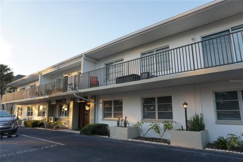 Condo à Saint Petersburg, Floride, 2 chambres  № 2095313