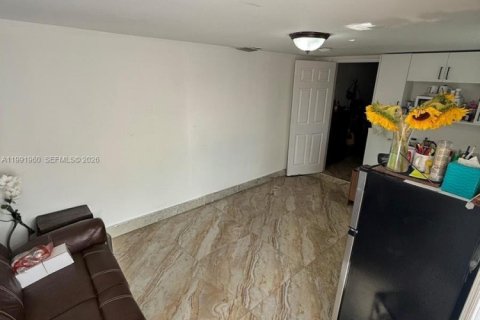 Villa ou maison à vendre à Hialeah, Floride: 3 chambres, 113.9 m2 № 2052560 - photo 22