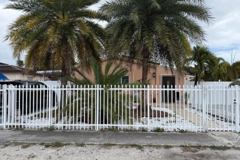 Дом в Хайалиа, Флорида 3 спальни, 113.9м2 № 2052560