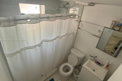 Villa ou maison à vendre à Hialeah, Floride: 3 chambres, 113.9 m2 № 2052560 - photo 24