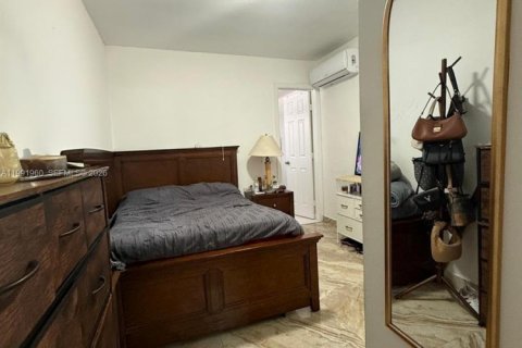 Villa ou maison à vendre à Hialeah, Floride: 3 chambres, 113.9 m2 № 2052560 - photo 25