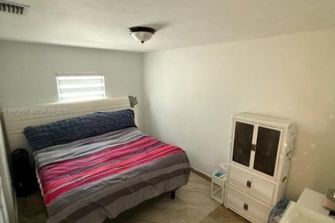 Villa ou maison à vendre à Hialeah, Floride: 3 chambres, 113.9 m2 № 2052560 - photo 13