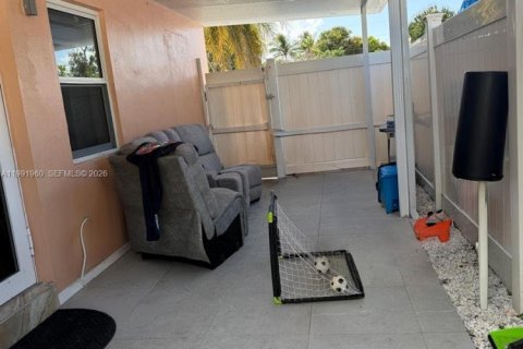 Villa ou maison à vendre à Hialeah, Floride: 3 chambres, 113.9 m2 № 2052560 - photo 9