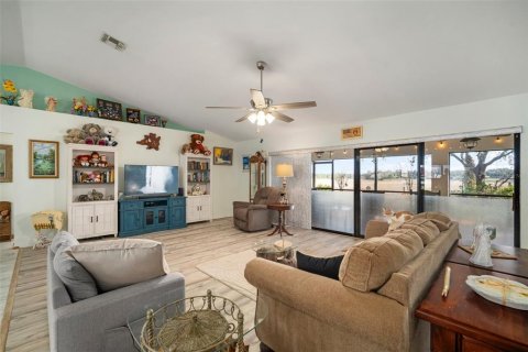 House in Spring Hill, Florida 3 bedrooms, 214.98 sq.m. № 2111851 - photo 6