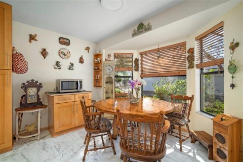 House in Spring Hill, Florida 3 bedrooms, 214.98 sq.m. № 2111851 - photo 17