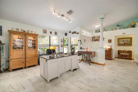 House in Spring Hill, Florida 3 bedrooms, 214.98 sq.m. № 2111851 - photo 9