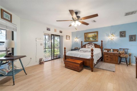 House in Spring Hill, Florida 3 bedrooms, 214.98 sq.m. № 2111851 - photo 19