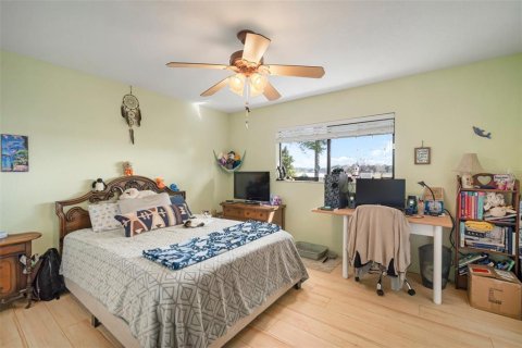 House in Spring Hill, Florida 3 bedrooms, 214.98 sq.m. № 2111851 - photo 28