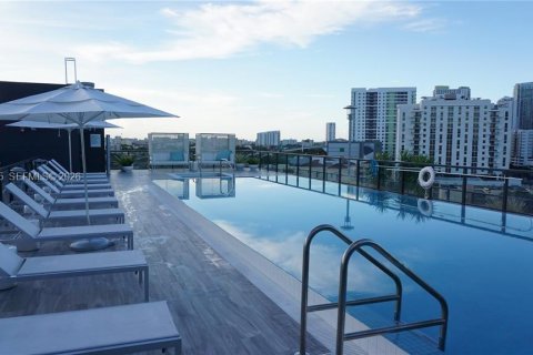 Condo in Miami, Florida, 1 bedroom  № 2004842 - photo 21
