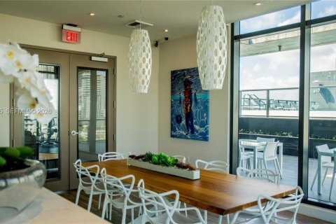 Condo in Miami, Florida, 1 bedroom  № 2004842 - photo 18