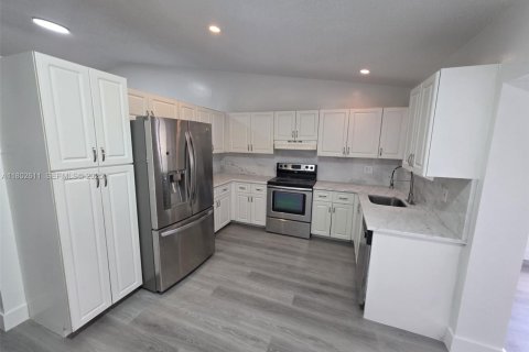 Купить виллу или дом в Санрайз, Флорида 3 спальни, 158.03м2, № 1966753 - фото 6