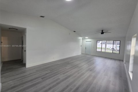 Купить виллу или дом в Санрайз, Флорида 3 спальни, 158.03м2, № 1966753 - фото 2
