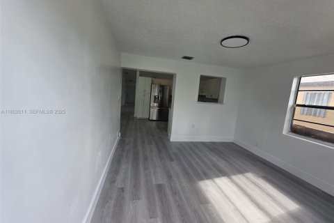 Купить виллу или дом в Санрайз, Флорида 3 спальни, 158.03м2, № 1966753 - фото 15