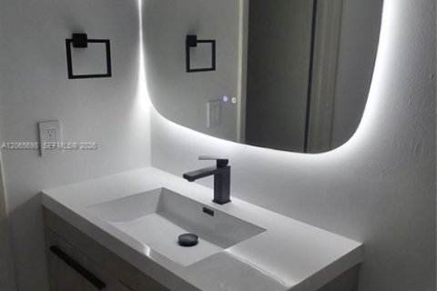 Apartment in Hollywood, Florida 1 bedroom, 77.11 sq.m. № 2282473 - photo 7