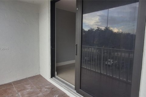 Apartment in Hollywood, Florida 1 bedroom, 77.11 sq.m. № 2282473 - photo 11
