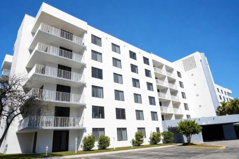 Apartment in Hollywood, Florida 1 bedroom, 77.11 sq.m. № 2282473 - photo 14