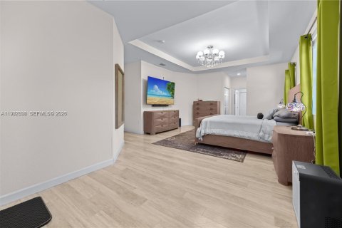 Villa ou maison à louer à Homestead, Floride: 5 chambres, 343.37 m2 № 2049265 - photo 27