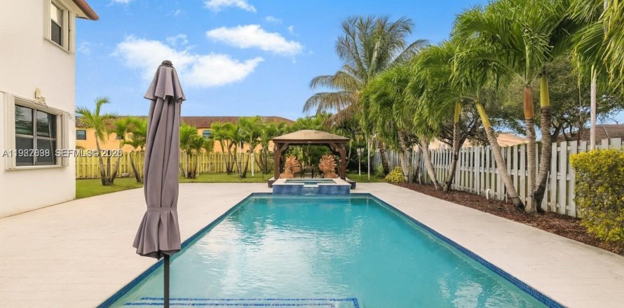 Villa ou maison à Homestead, Floride 5 chambres, 343.37 m2 № 2049265