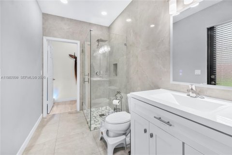 Villa ou maison à louer à Homestead, Floride: 5 chambres, 343.37 m2 № 2049265 - photo 23