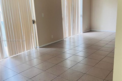 Townhouse in Coral Springs, Florida 2 bedrooms № 1796265 - photo 6