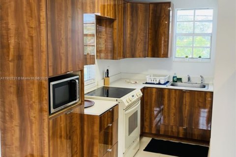 Villa ou maison à Miami, Floride 2 chambres, 243.78 m2 № 1955699