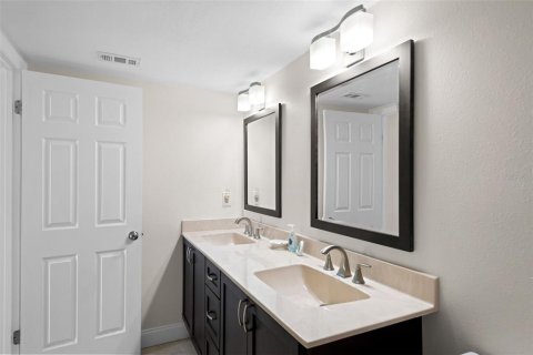 Copropriété à vendre à Madeira Beach, Floride: 2 chambres, 98.01 m2 № 1751471 - photo 22