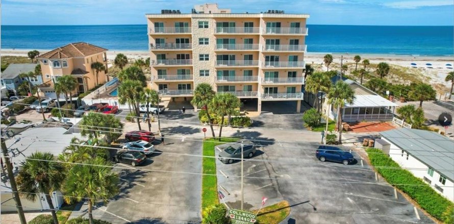 Condo à Madeira Beach, Floride, 2 chambres  № 1751471