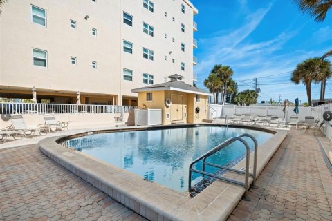 Copropriété à vendre à Madeira Beach, Floride: 2 chambres, 98.01 m2 № 1751471 - photo 29