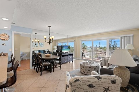 Copropriété à vendre à Madeira Beach, Floride: 2 chambres, 98.01 m2 № 1751471 - photo 2