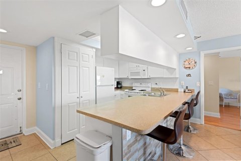 Copropriété à vendre à Madeira Beach, Floride: 2 chambres, 98.01 m2 № 1751471 - photo 6