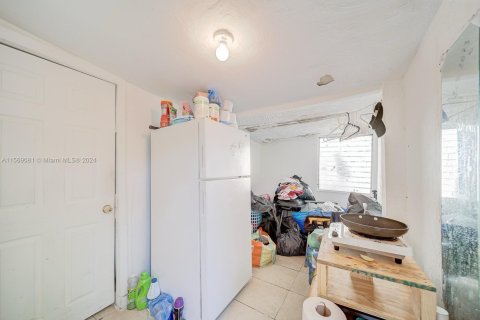 House in Miami, Florida 3 bedrooms, 138.7 sq.m. № 1703138 - photo 14