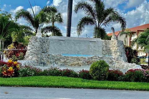 Снять в аренду кондоминиум в Пемброк-Пайнс, Флорида 2 спальни, 108.7м2, № 2037203 - фото 21