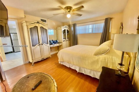 Снять в аренду кондоминиум в Пемброк-Пайнс, Флорида 2 спальни, 108.7м2, № 2037203 - фото 4