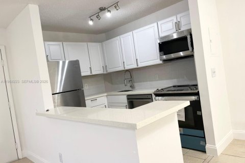 Снять в аренду кондоминиум в Плантация, Флорида 2 спальни, 86.03м2, № 2029342 - фото 3