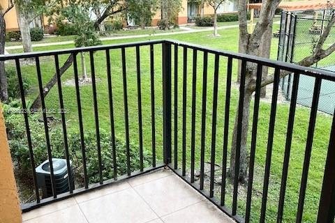 Снять в аренду кондоминиум в Плантация, Флорида 2 спальни, 86.03м2, № 2029342 - фото 7