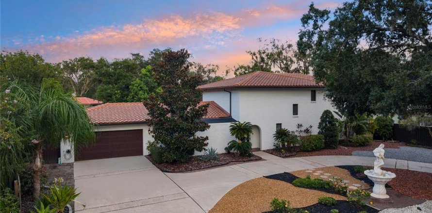 House in Temple Terrace, Florida 3 bedrooms, 276.94 sq.m. № 1919793