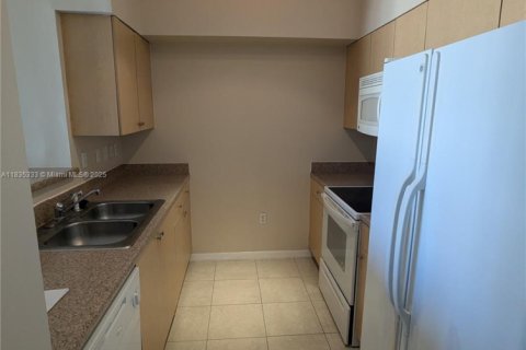 Condo in West Palm Beach, Florida, 1 bedroom  № 1818269 - photo 5
