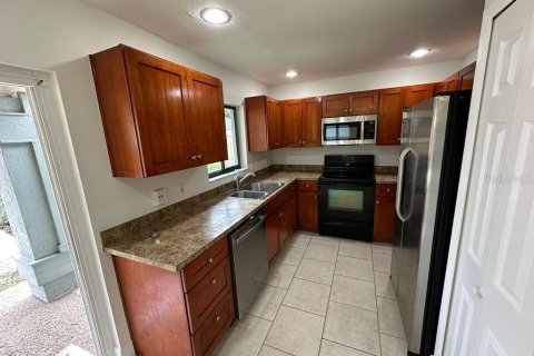 House in Orlando, Florida 3 bedrooms, 126.35 sq.m. № 1906039 - photo 6