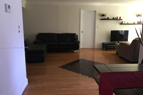 Copropriété à louer à Sunny Isles Beach, Floride: 2 chambres, 91.79 m2 № 2268230 - photo 8