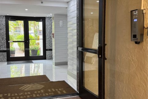 Copropriété à louer à Sunny Isles Beach, Floride: 2 chambres, 91.79 m2 № 2268230 - photo 4