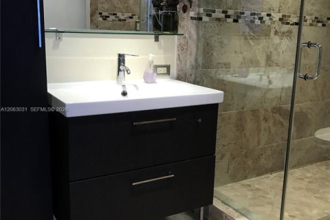 Copropriété à louer à Sunny Isles Beach, Floride: 2 chambres, 91.79 m2 № 2268230 - photo 13