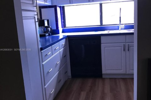 Copropriété à louer à Sunny Isles Beach, Floride: 2 chambres, 91.79 m2 № 2268230 - photo 10