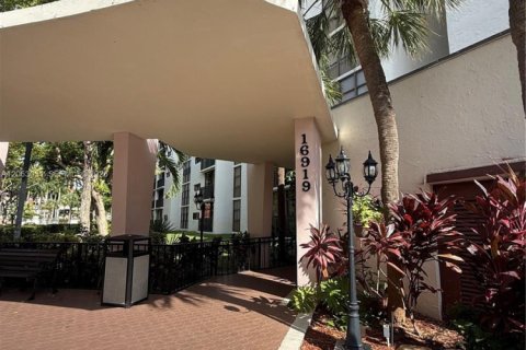 Copropriété à louer à Sunny Isles Beach, Floride: 2 chambres, 91.79 m2 № 2268230 - photo 3