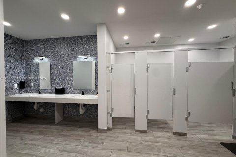 Copropriété à louer à Sunny Isles Beach, Floride: 2 chambres, 91.79 m2 № 2268230 - photo 17