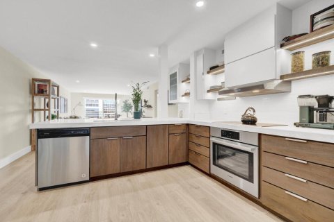 Condo in Coconut Creek, Florida, 2 bedrooms № 2193056 - photo 3