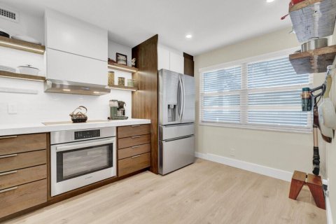 Condo in Coconut Creek, Florida, 2 bedrooms № 2193056 - photo 5