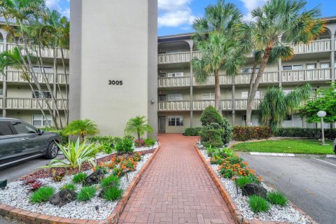 Condo in Coconut Creek, Florida, 2 bedrooms  № 2193056