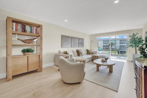 Condo in Coconut Creek, Florida, 2 bedrooms № 2193056 - photo 13